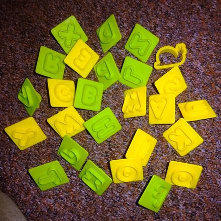 Plastové formičky vykrajovátka 26 ks,