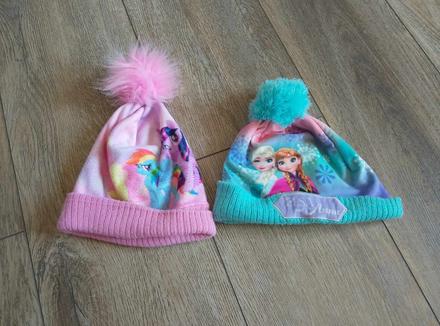 Dvě zimní čepice vel.110-128, 116