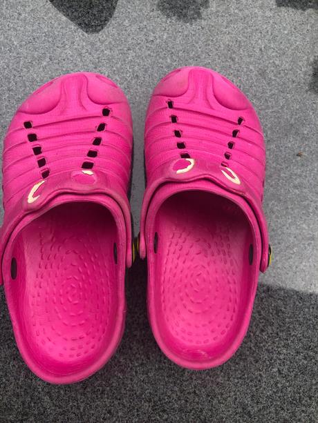 27-28 boty na zahradu, do vody na donoseni, 27