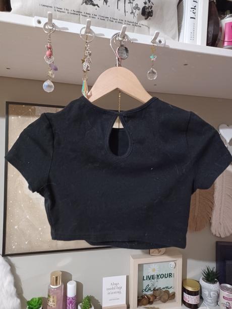 Croptop s nápisem honey s kamínky, 158