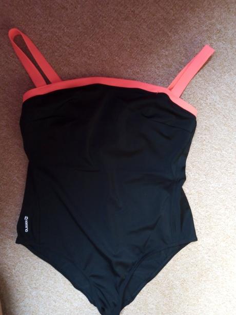 Plavky s neon růžovou zn."decathlon" vel."44", decathlon,44