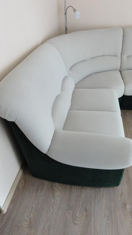 Rohová sedací souprava a křeslo, 