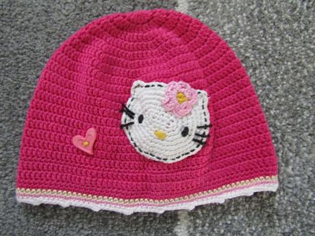 Háčkovaná čepice s hello kitty vel.cca 98/104, 98