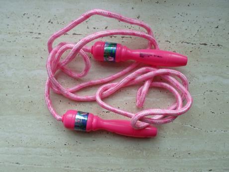 Růžové dívčí švihadlo,