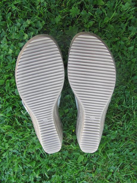 Béžové pantofle, 40