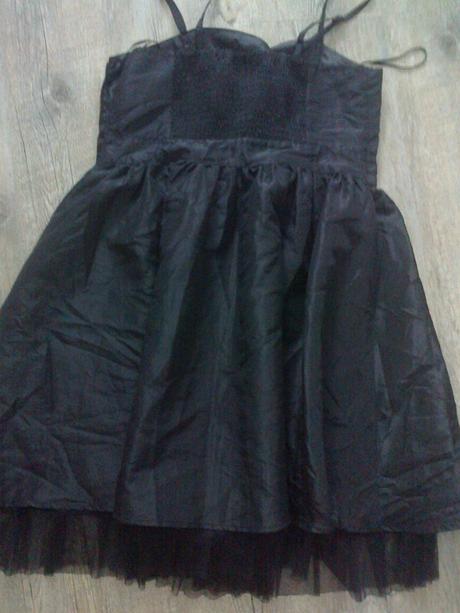 Společenské šaty se spodničkou, m