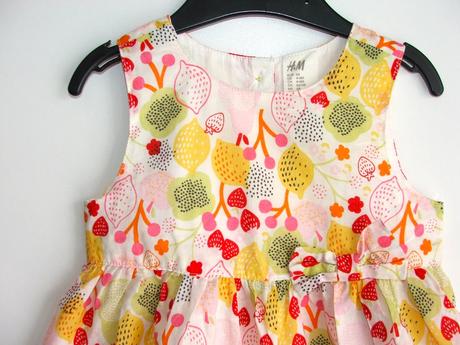 P204 letní šaty s ovocem vel. 4-6m, h&m,68