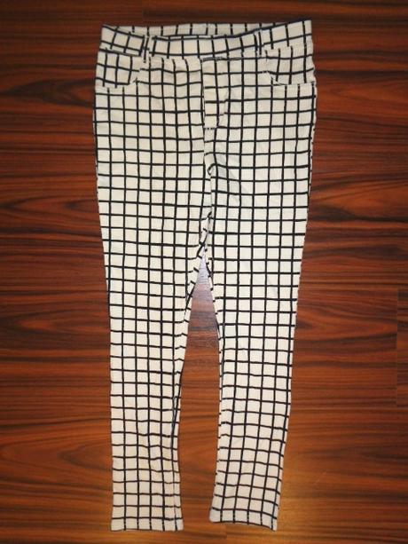 Super bíločerné kostičkované legínové kalhoty, h&m,140