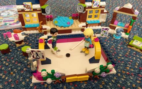 Lego friends 41322 - snow resort ice rink,