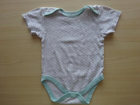 2x body puntík, kytičky kr. r., vel. 92, carter's,92