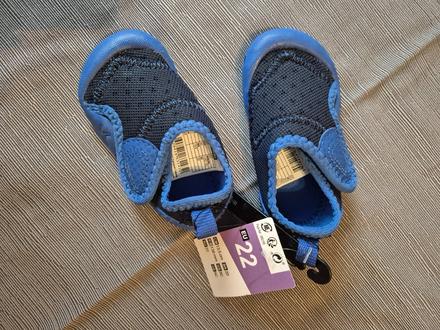 Nové capáčky decathlon vel. 22, decathlon,22