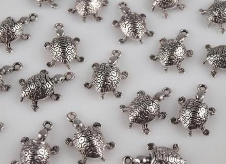 Kovový přívěsek želvička + kroužek, 