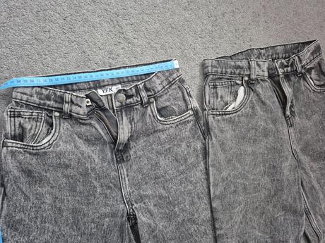 2 x tmavé džíny, 140