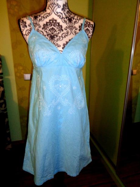 Luxusní tyrkysové vyšívané šaty, cherokee,42