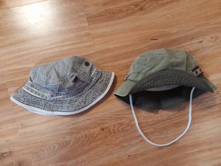 Klobouky, vel. 54cm (122/128), 122