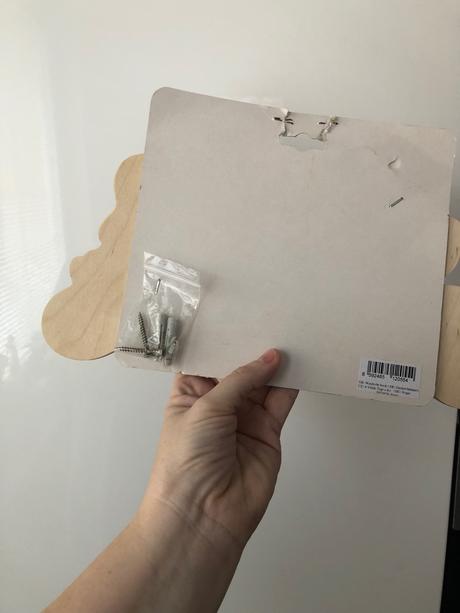 Dřevěný věšák,