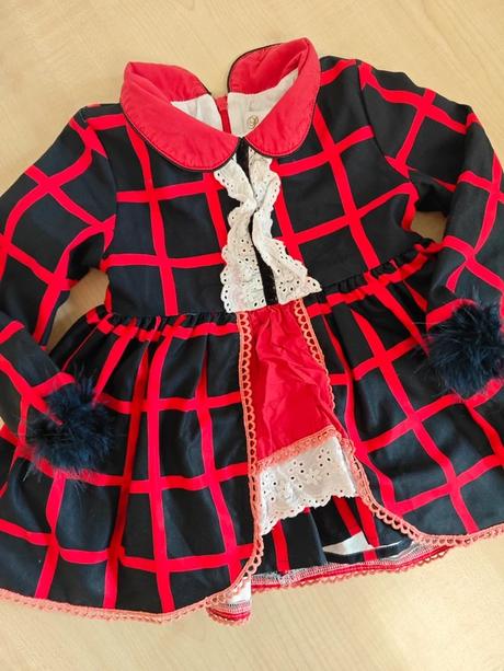 Vánoční šaty, 86