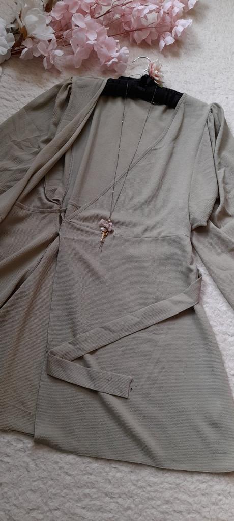 Asos olivové zavinovací krátké šaty, 40