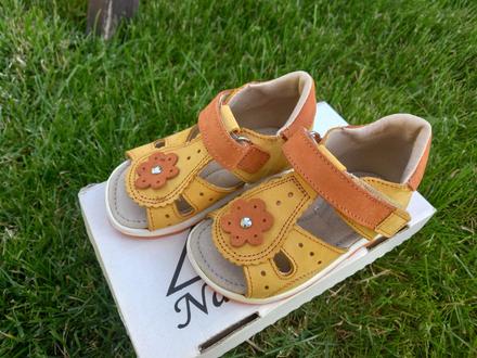 Kožené sandálky, stélka 14,5 cm, 23