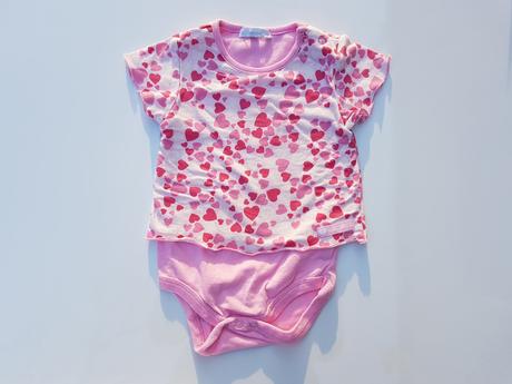 B103	dívčí body s krátkým rukávem srdíčka, 68