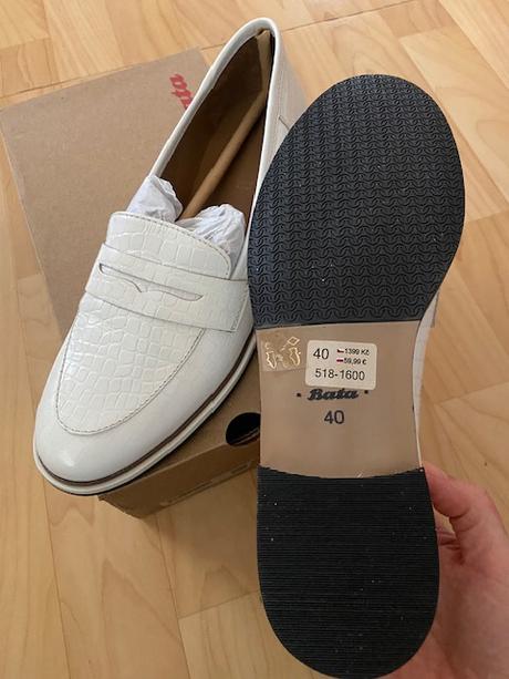 Bílé kožené mokasíny zn.baťa, baťa,40