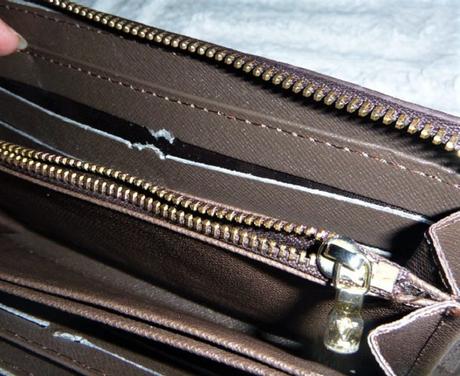 Větší peněženka lv, 