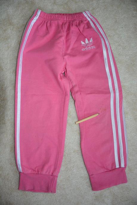 2x tepláky - třeba pro dvojčata, 110