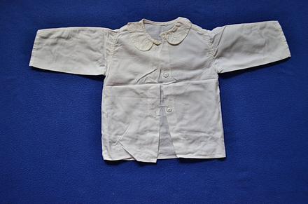 Kojenecká košilka, 68