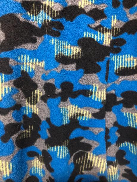 Modré maskáčové flísové tepláky, 158