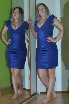 Společenské krátké tmavě fialové šaty, 40