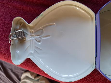 Pokladnička plechová měšec se zámečkem,