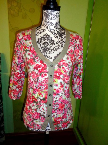 Luxusní květovaný top betty barclay, m