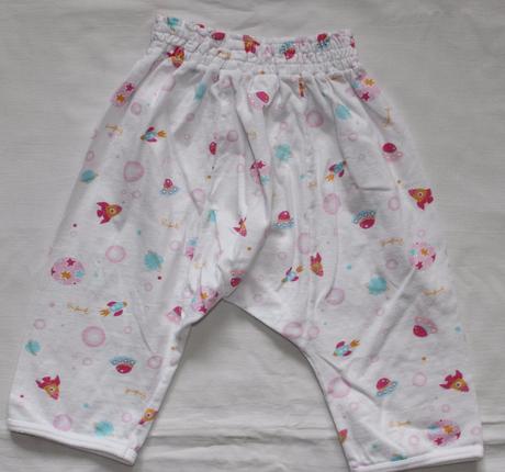 V267. spodní díl pyžama 3-6 měs., 68