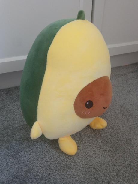 Squishmallow avokádo,