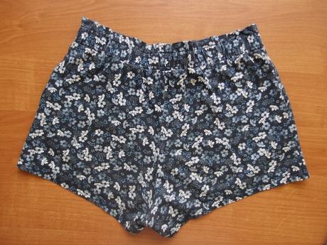 Kraťasy / šortky s kytičkami h&m 122-128 j. nové, h&m,122