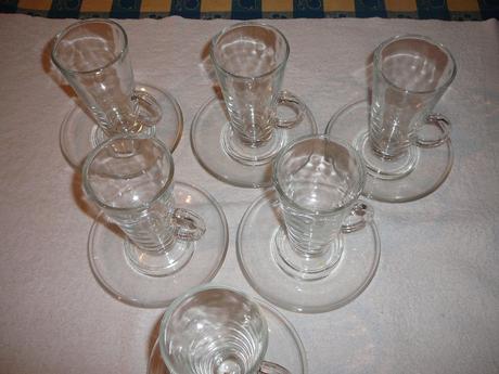 Sklenice na kávu, čaj, grok s podšálkem, 