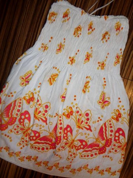 Překrásné bílozlaté motýlkové šaty 116/122, 116
