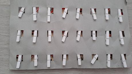 Adventní kalendář s kolíčky, 