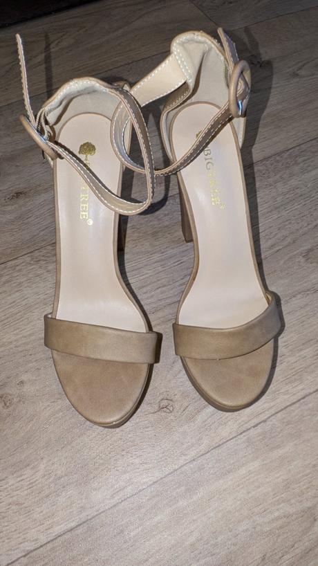 T431  krásné společenské boty, sandálky vel. 39, 39