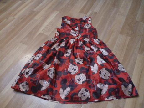 Krásné šaty minnie vel. 4 r, disney,104