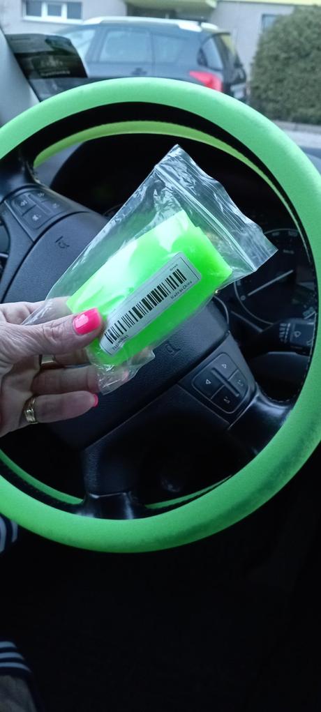 Neón potah na volant, 