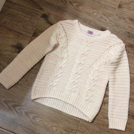 Svetr protkaný metalickou zlatou nitkou, f&f,128