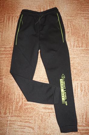 Chlapecké tepláky s nápisem vel. 134-140, kik,134