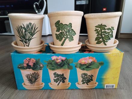 Květníky z terrakotty nové 3 kusy, 