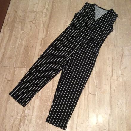 Společenský kalhotový overal, 104