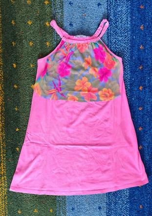 Růžové šaty se síťovinou, 140