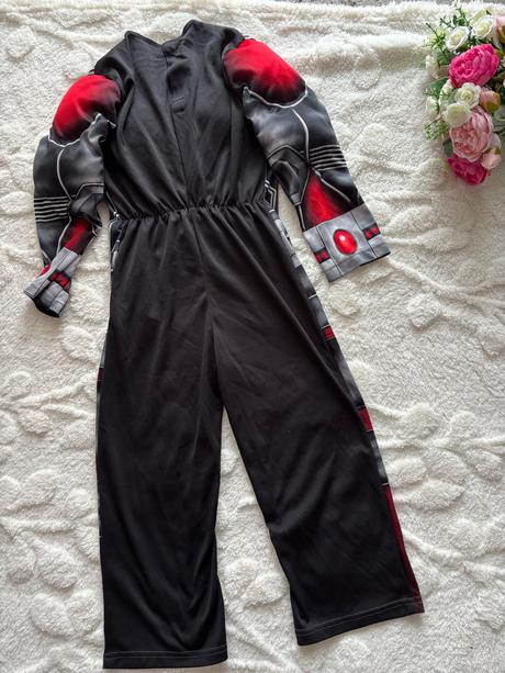 An18/ kostým antman - v.cca 3/4 roky,