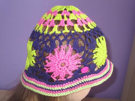 Háčkovaný klobouček v. 3-8 let, 