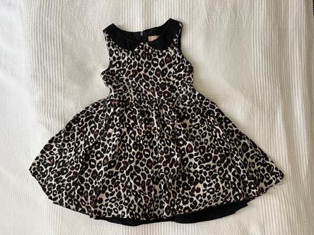 Šaty se zvířecím motivem, 116