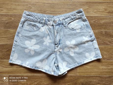 Džínové kraťasy, 40